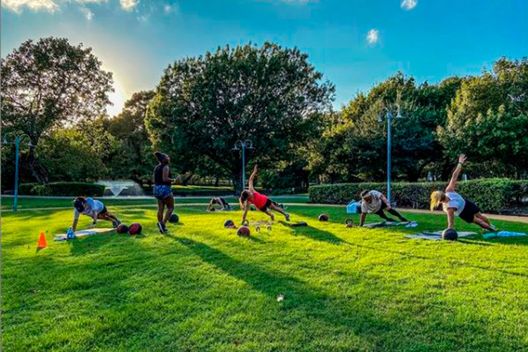 Outdoor class: PhotoGallery_OutdoorClass