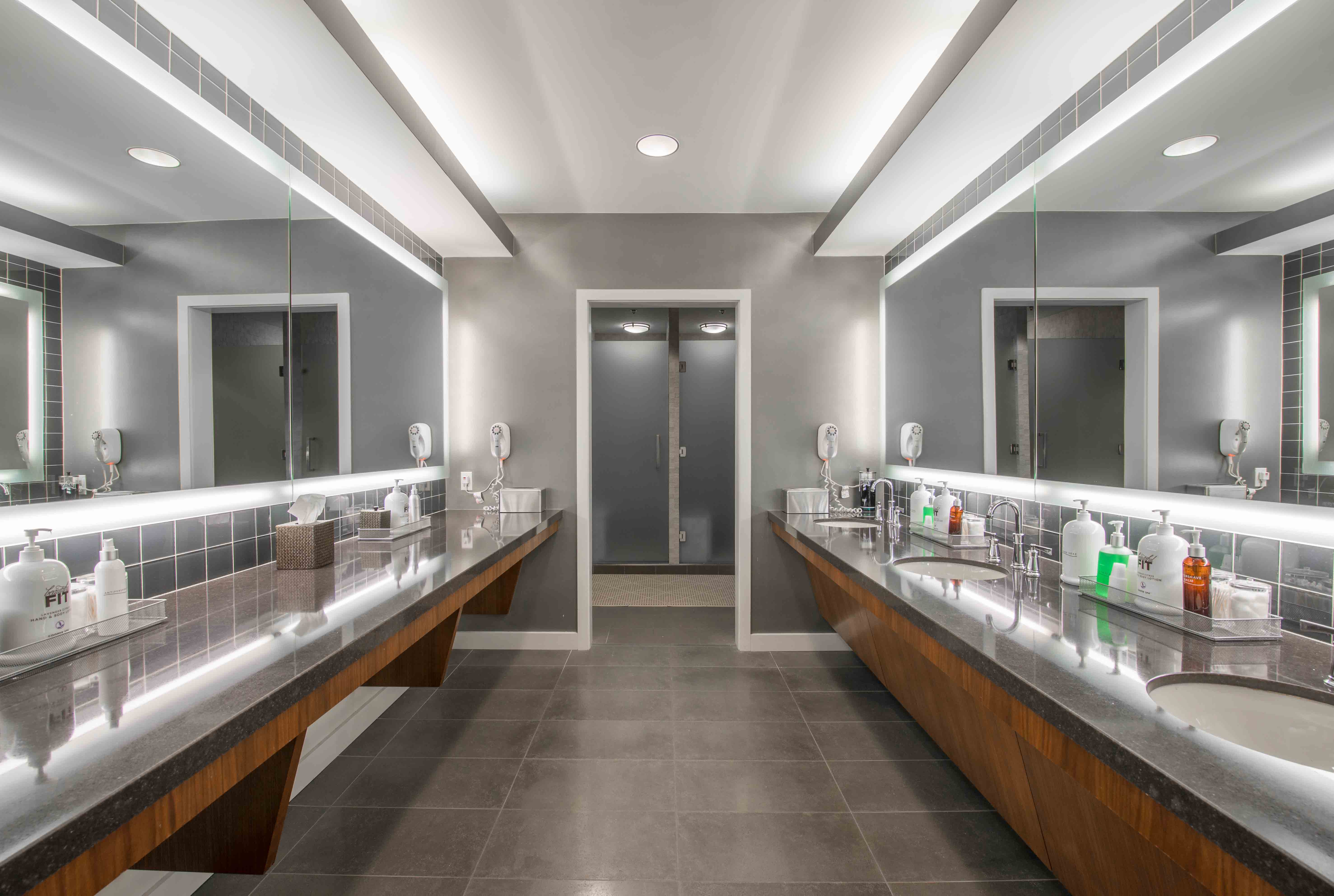 Men's Locker Room - Cooper Fitness Center Dallas