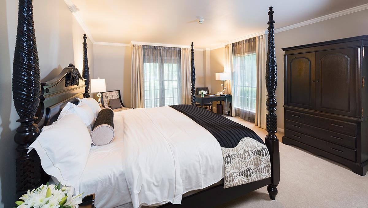 Cooper-Hotel_ Interior Room
