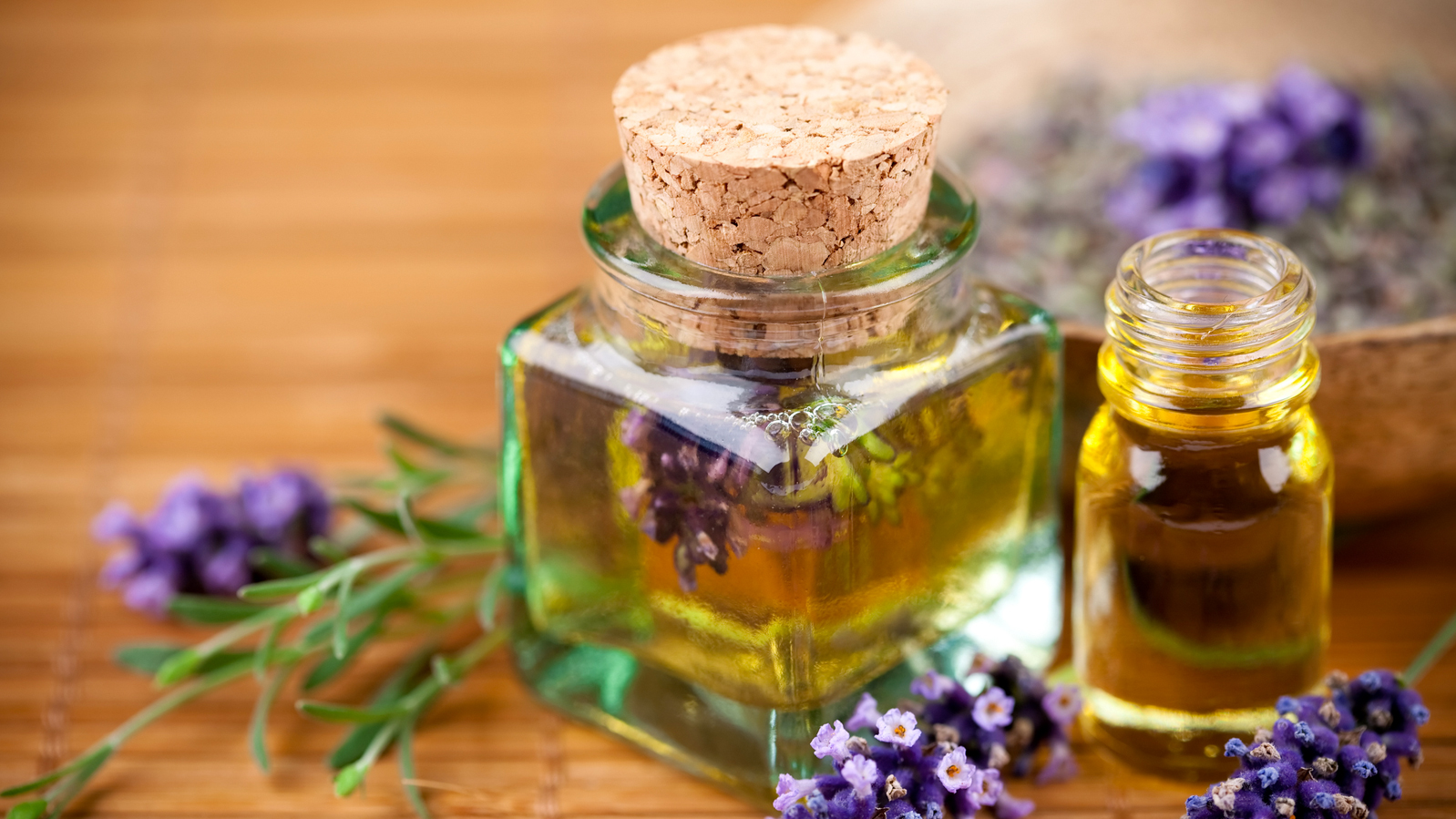 Essential Oils and Scents to Combat Stress