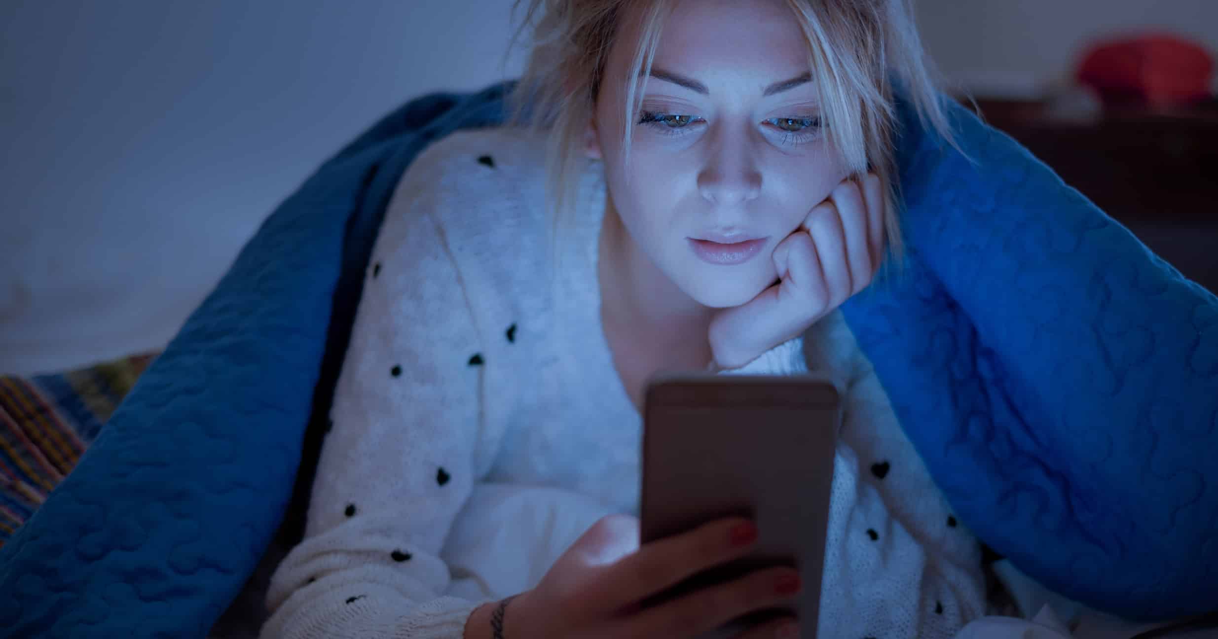 Eye Health Infographic – Blue Light and How To Protect Your Eyes